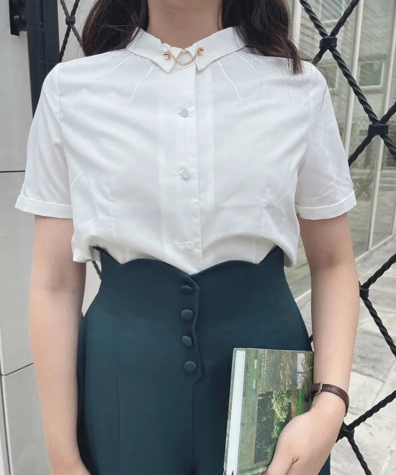 Small Collar Shirt with Pin