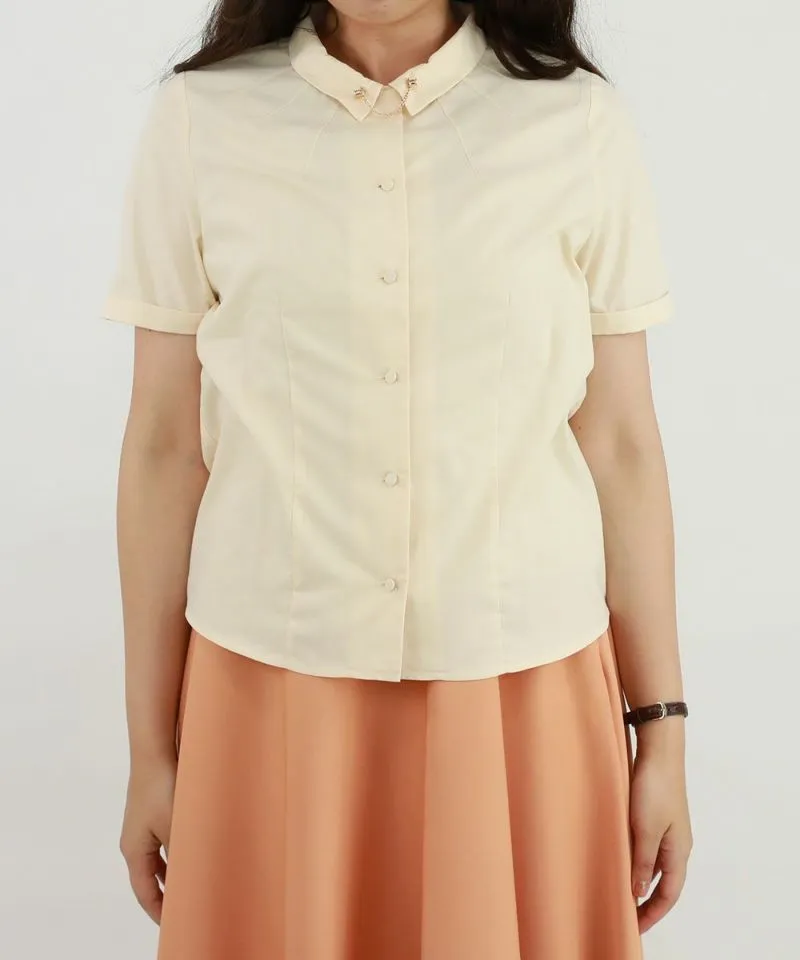 Small Collar Shirt with Pin